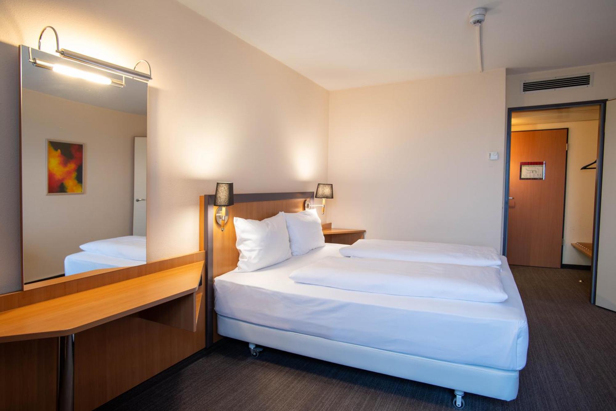 Best Western Conference Airporthotel Frankfurt Moerfelden Exteriör bild