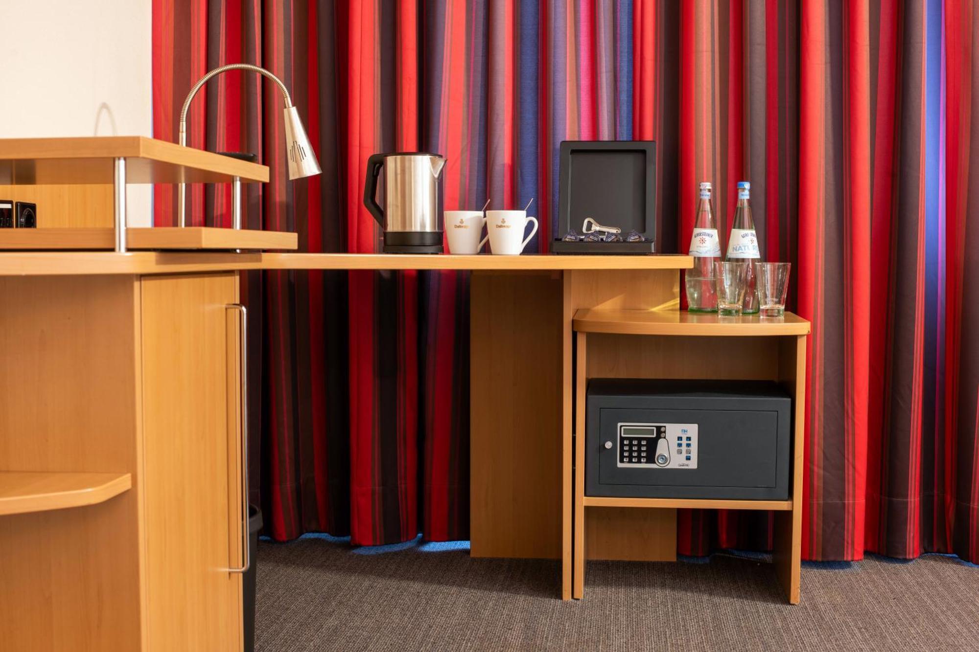 Best Western Conference Airporthotel Frankfurt Moerfelden Exteriör bild
