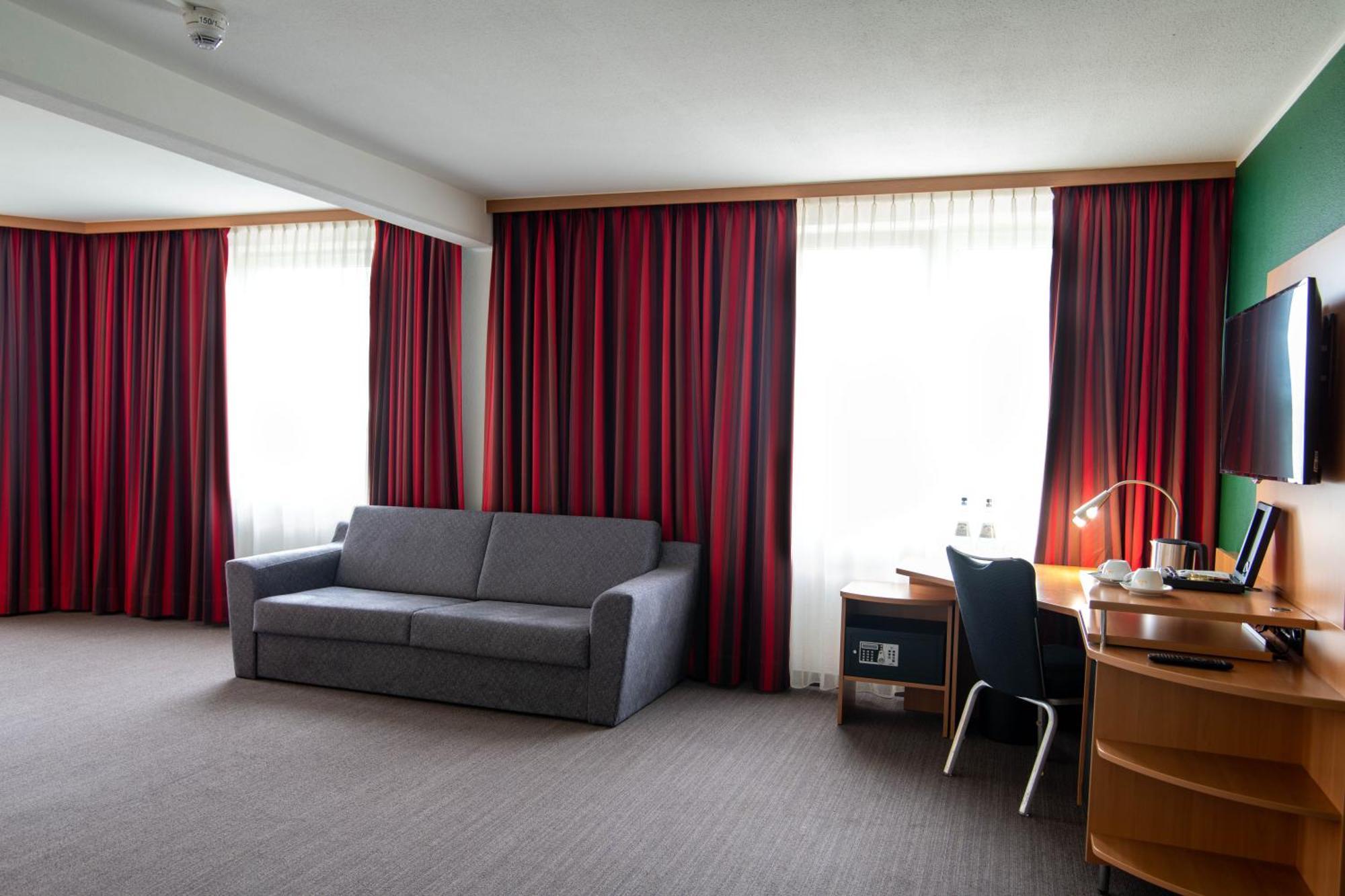 Best Western Conference Airporthotel Frankfurt Moerfelden Exteriör bild