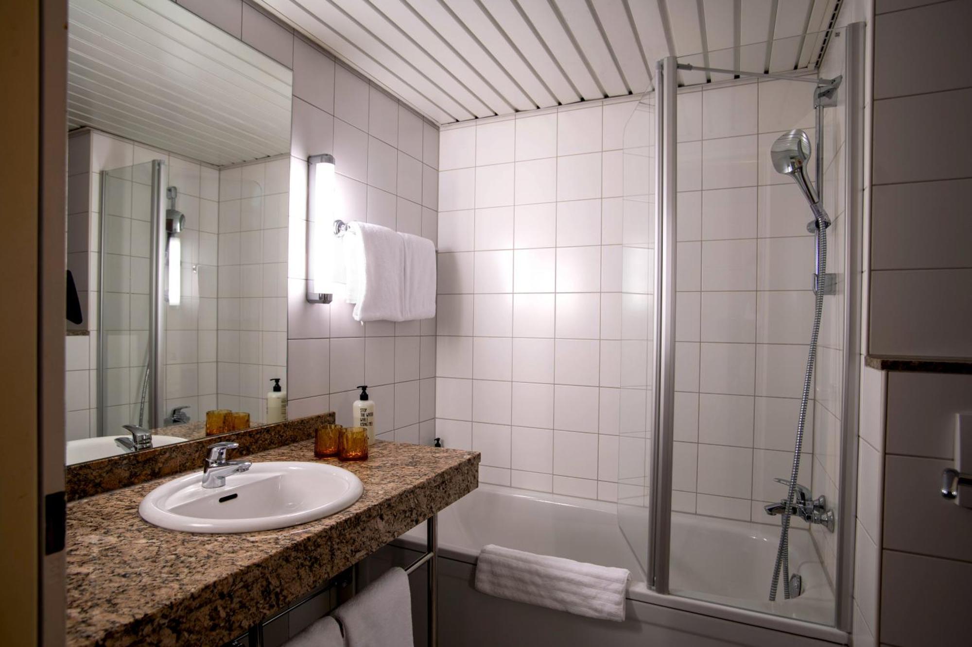 Best Western Conference Airporthotel Frankfurt Moerfelden Exteriör bild